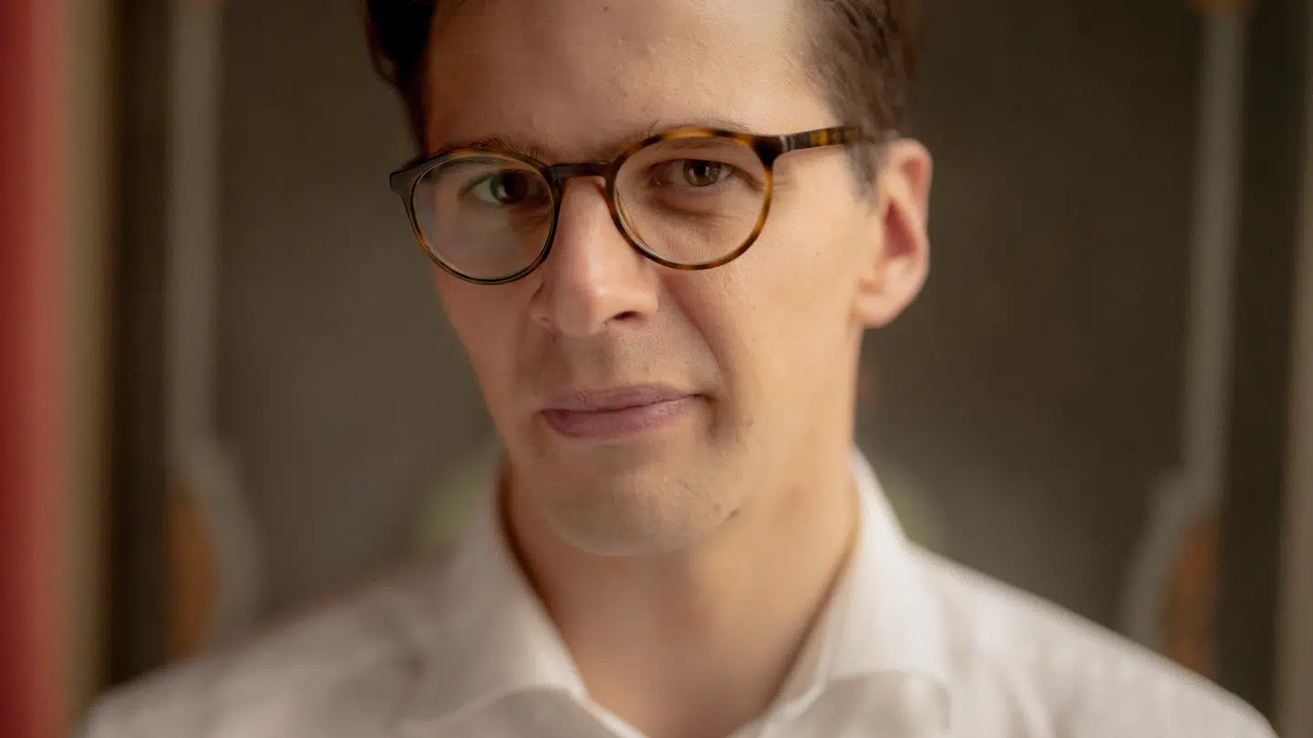 Liberal Alliances formand, Alex Vanopslagh, går på orlov fra Folketinget på torsdag.