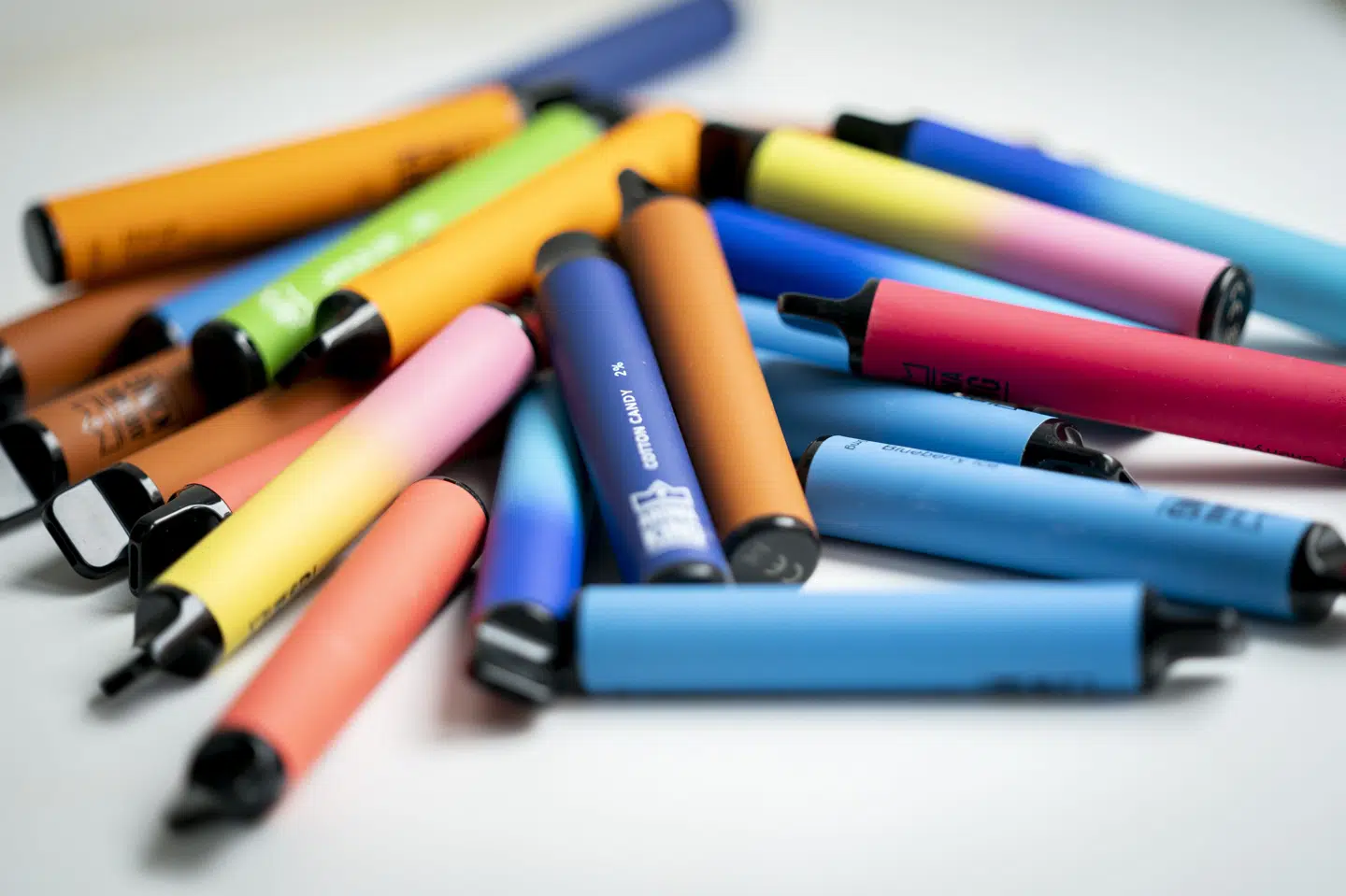 Puff bars er ofte blevet tilført kraftig smag, der gør dem mere tillokkende for børn og unge. De er ulovlige i Danmark. (Arkivfoto).