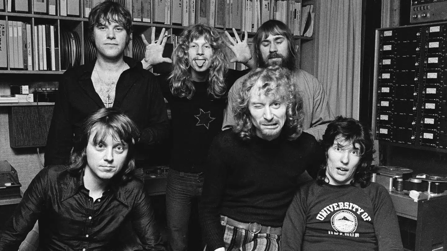 Roy Thomas Baker var blandt andet producer for Gasolin. Her ses han nederst til højre sammen med hele bandet i 1975. (Arkivfoto)
