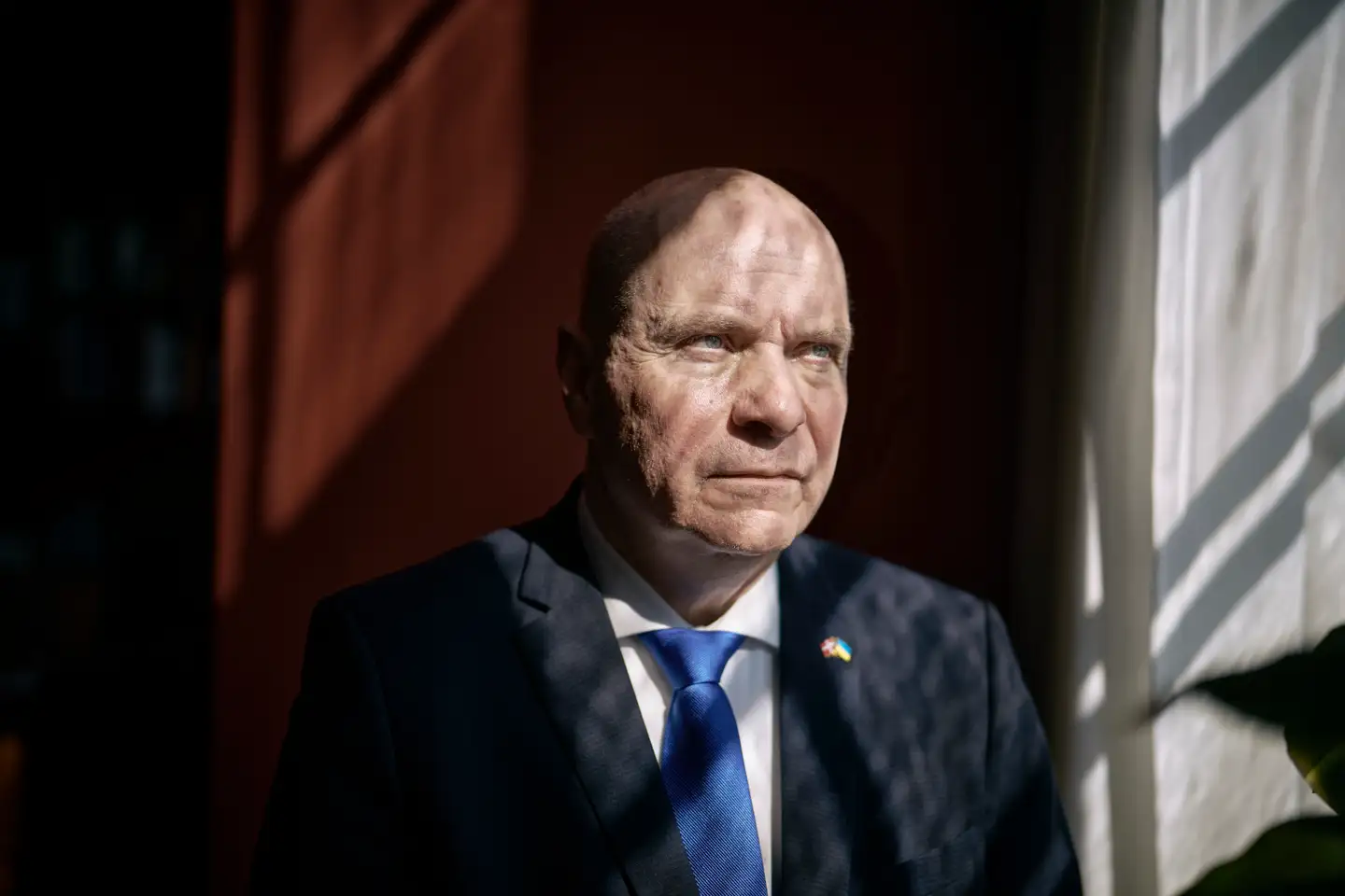 Kritikken af Sørens Gades dobbeltrolle har nu bredt sig til over midten. Også Dansk Folkeparti og Danmarksdemokraterne kritiserer nu Folketingets formand.