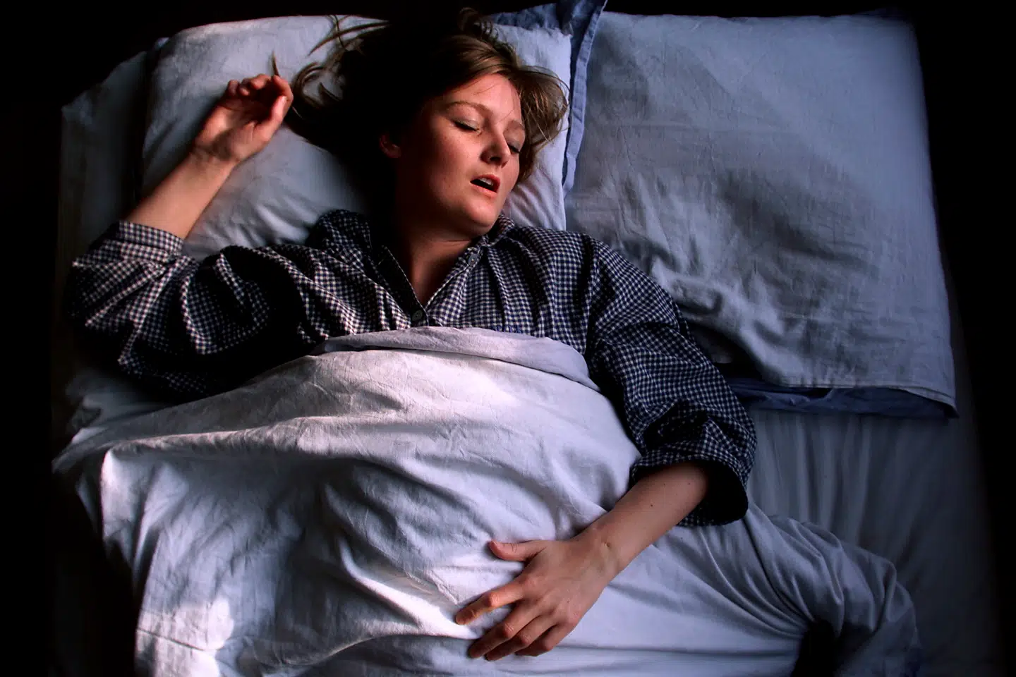 Snorken kan være generende for din partner. Specielt én årsag ses tit, men heldigvis kan man gøre noget ved problemet.