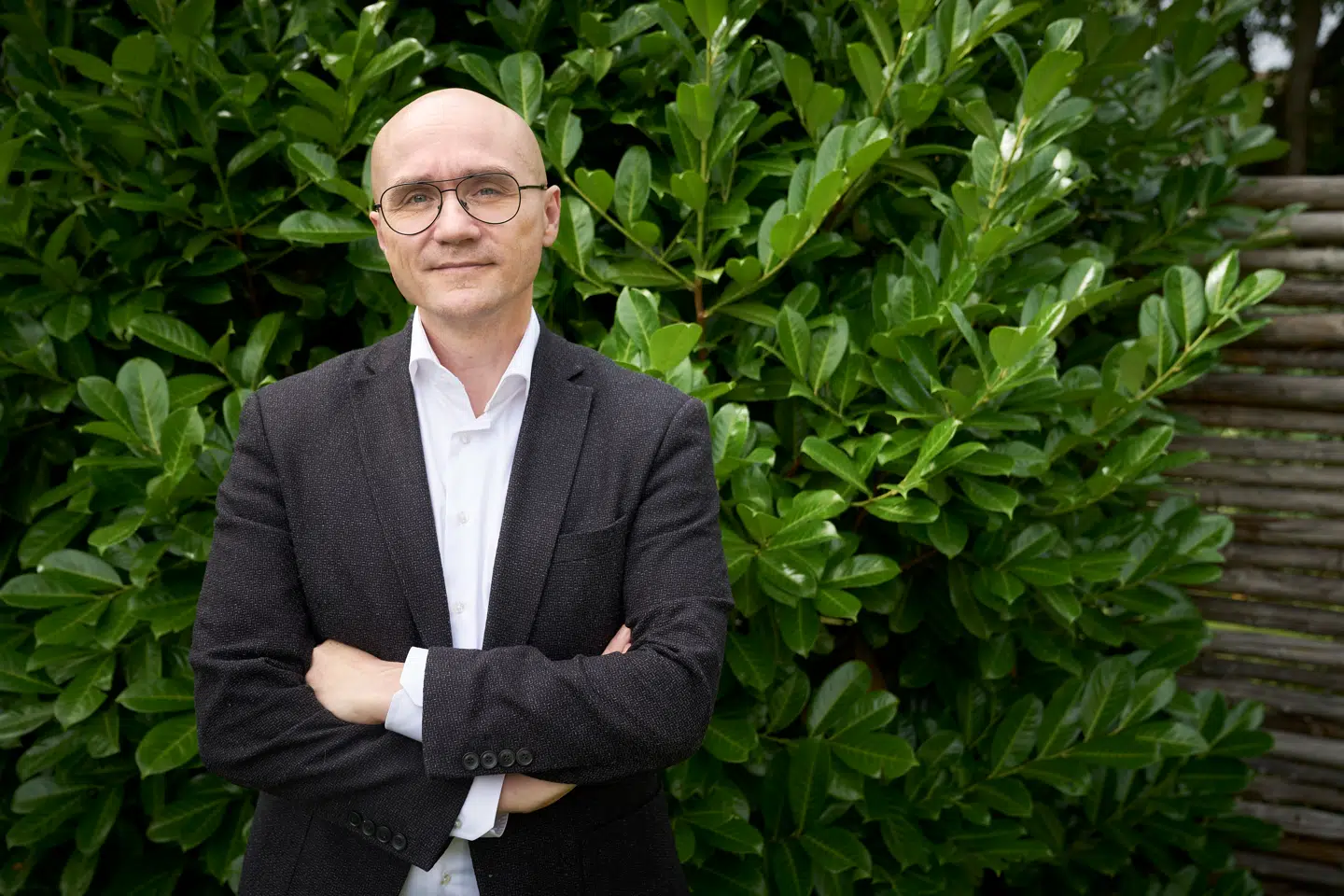 »Grundlæggende er det dog muslimers eget ansvar at få lavet om på situationen. Hvis de ikke vil associeres med religiøs fundamentalisme, må de koble sig på de vestlige værdier og vedvarende forsvare disse offentligt – også når det er i strid med islams interesser,« skriver Christian Marcussen (billedet). Foto: Niels Ahlmann Olesen