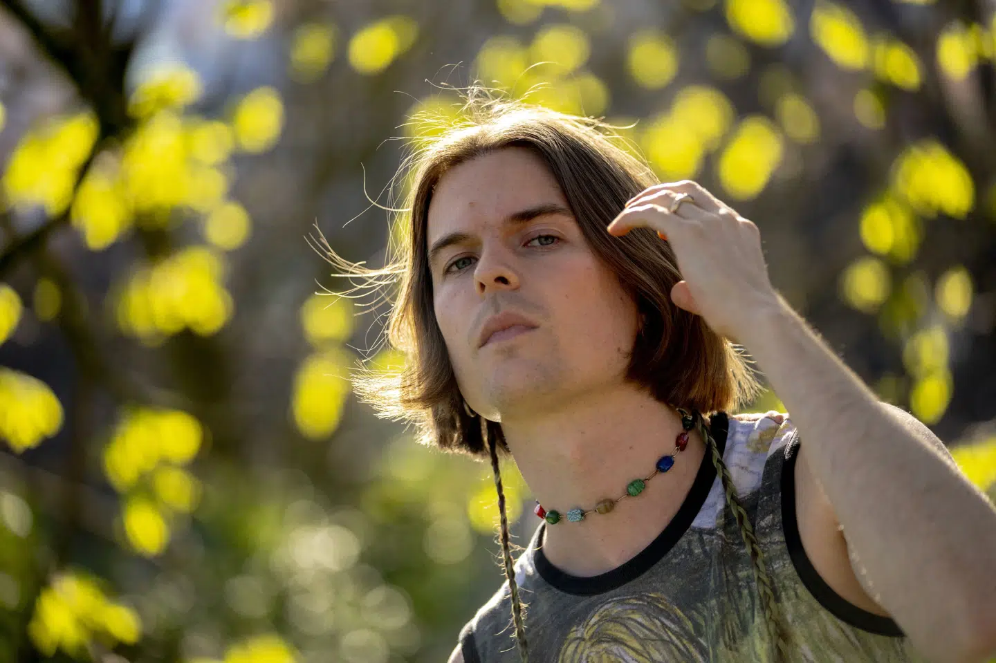 Filminstruktør Mathias Broe står bag filmen "Sauna", og han høster store roser for filmdebuten.