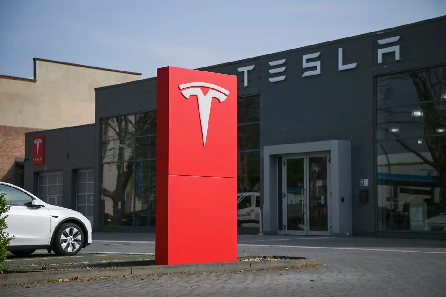 Tesla skal bruge sin kommende, billigere model til at vinde tabte markedsandele tilbage.