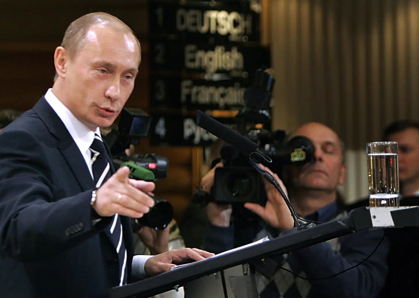 Vladimir Putin under sin tale på sikkerhedskonferencen i München i februar 2007. Foto: Frank Augstein / AP