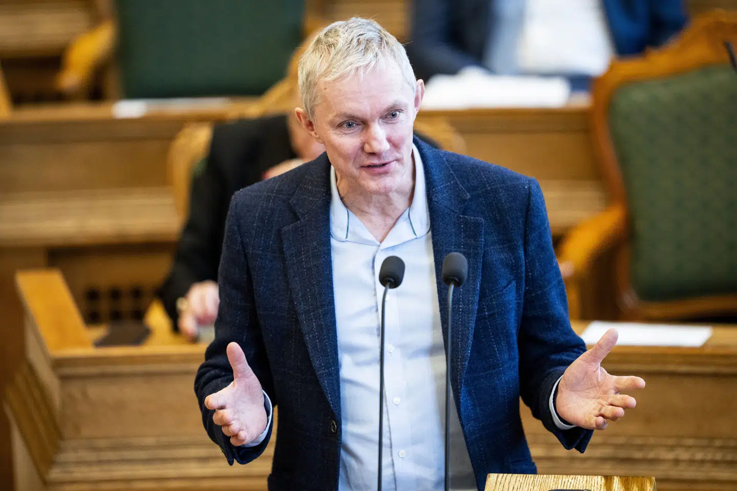 "Man er altid sur, når de nordatlantiske mandater stemmer imod en. Man er aldrig sur, når de støtter en". Sådan lyder det fra Sjúrður Skaale, efter mistillidsafstemningen imod klimaminister Lars Aagaard (M). (Arkivfoto).