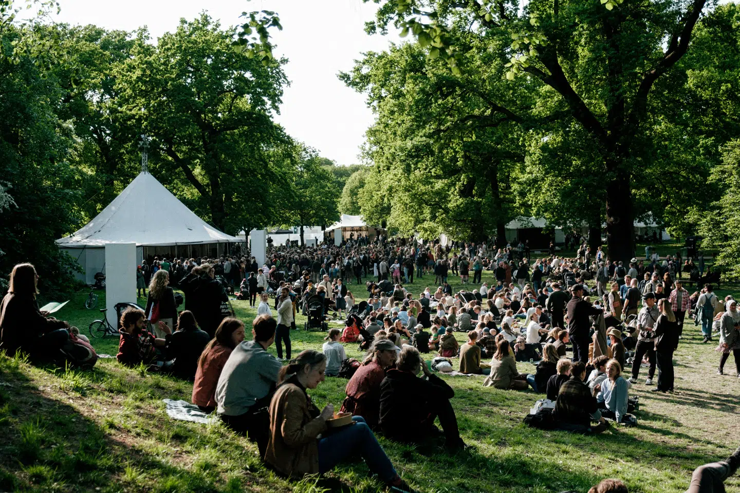 Kalenderen siger maj, og vi skal igen ud i en sprudlende by og more os. Der er masser af geniale ting at give sig til i København.