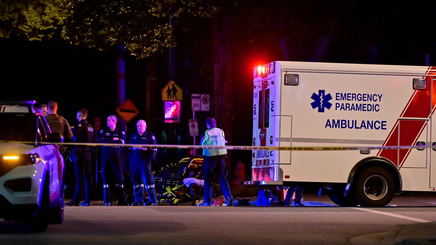 Flere sårede er blevet overført til hospitalet efter hændelsen. Det er endnu uvist, hvor mange personer, der blev dræbt og såret i den uhyggelige hændelse.