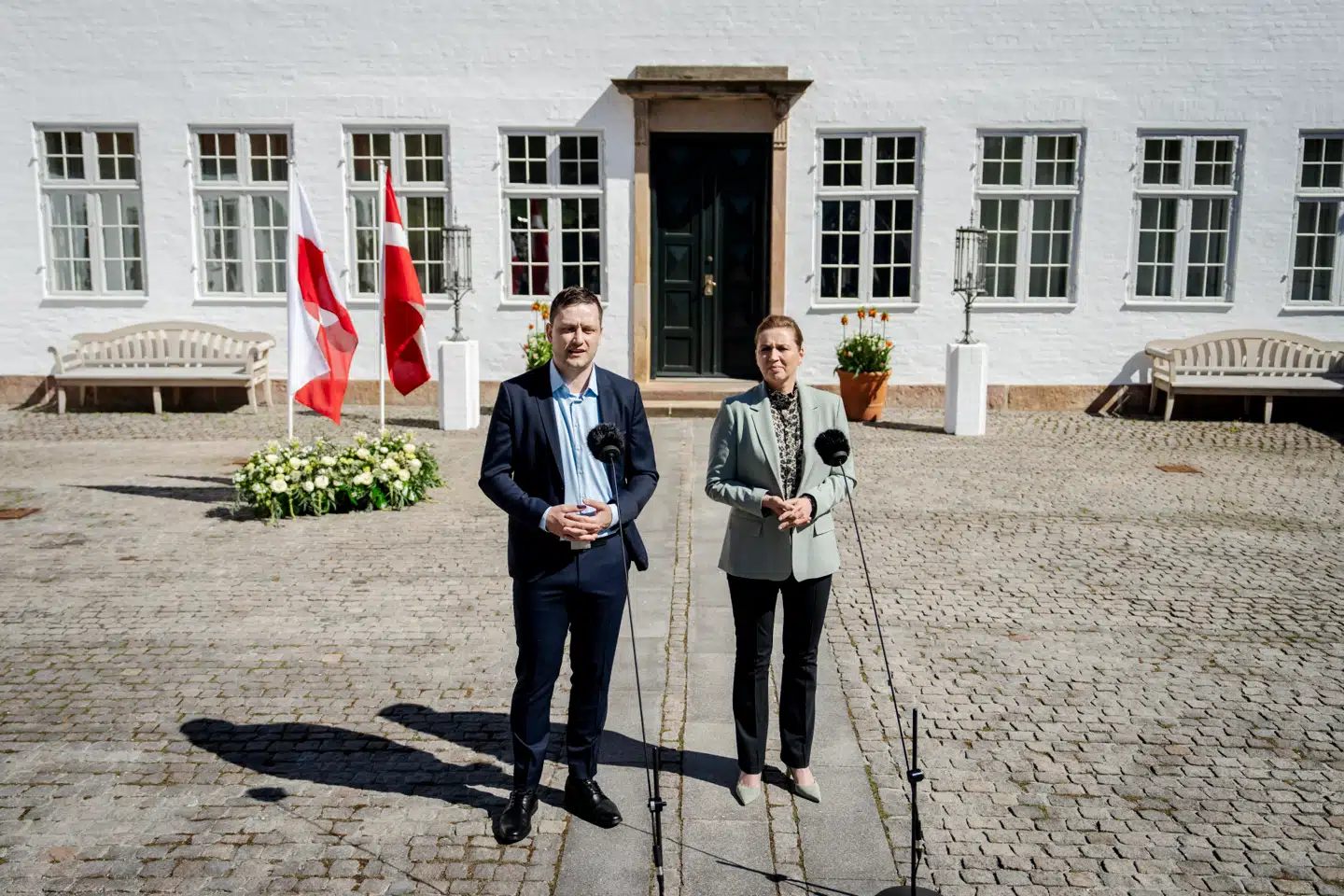 Statsminister Mette Frederiksen (S) og Grønlands regeringschef, Jens-Frederik Nielsen (D), holdt søndag eftermiddag doorstep på Marienborg.