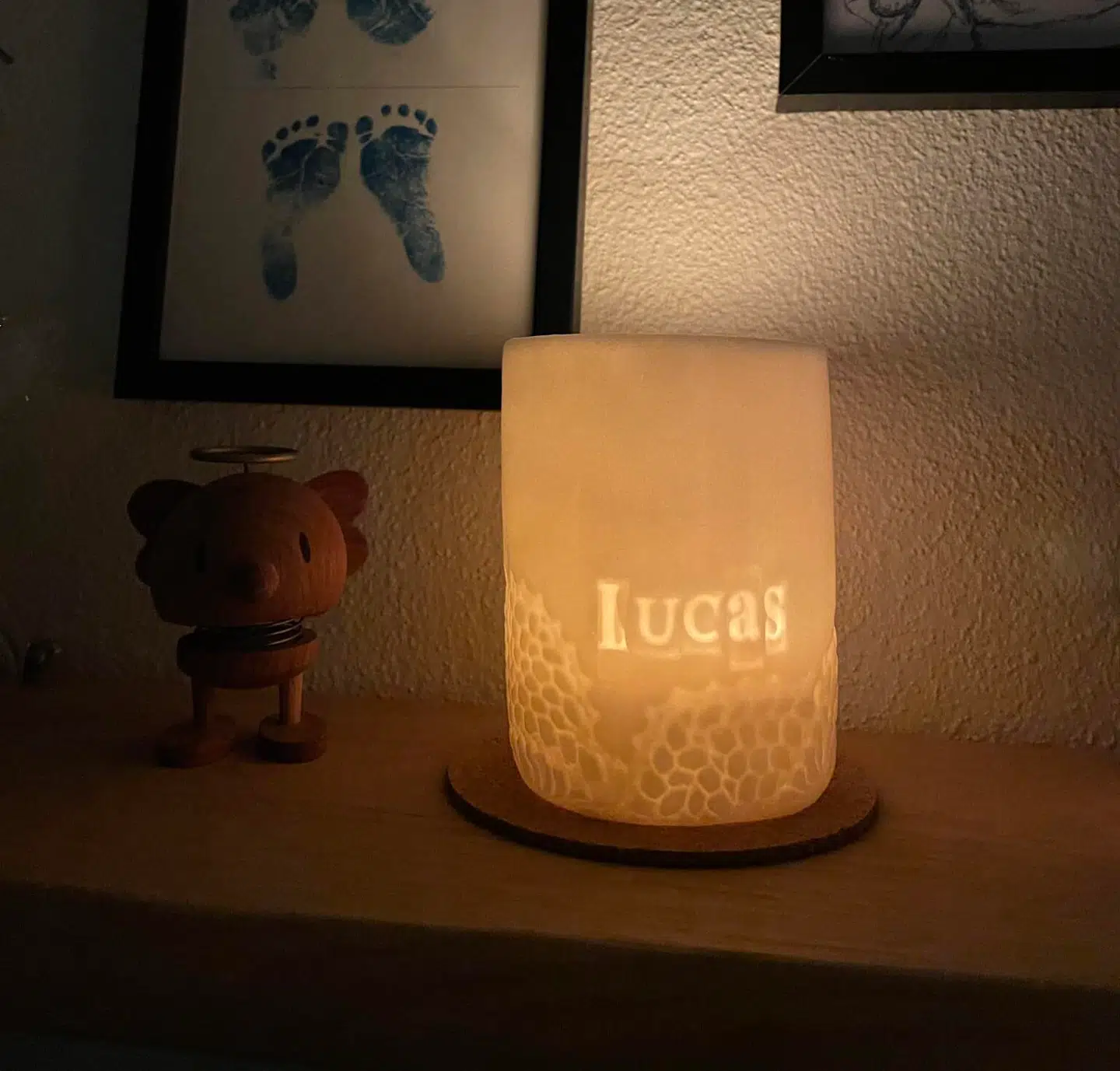 Det er tre et halvt år siden, Lucas blev født. Men hans manglende tilstedeværelse er stadig altopslugende i forældrenes liv.