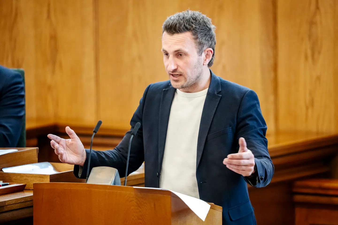 »Lad os smede imens jernet er varmt, så vi kan komme af med det forbud, som står i vejen for, at vi kan komme videre med analyserne af atomkraft,« siger Steffen W. Frølund, klimaordfører i Liberal Alliance.