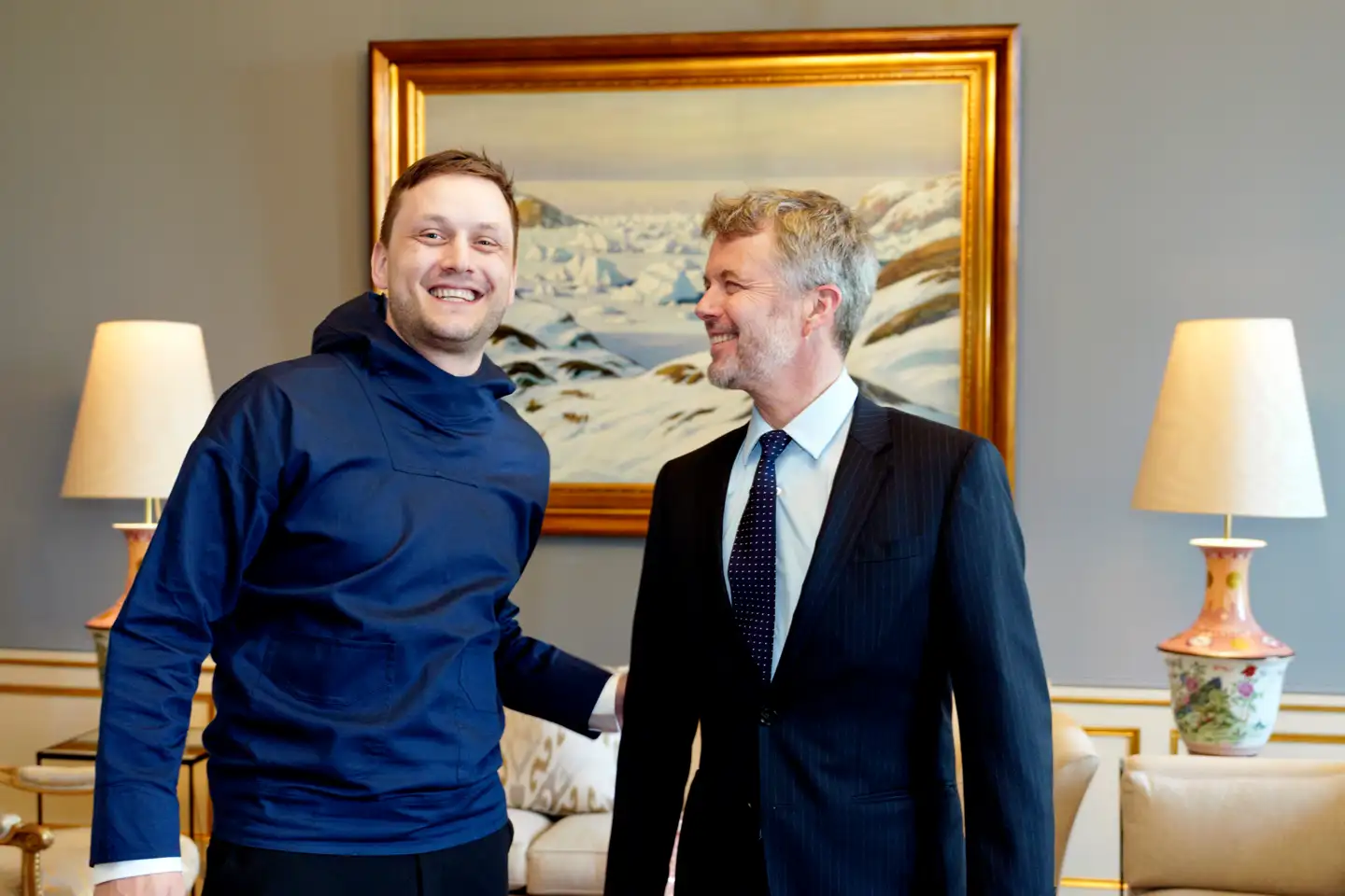 Der var store smil, da formanden for det grønlandske selvstyre, Jens-Frederik Nielsen, mødte kong Frederik på Amalienborg.