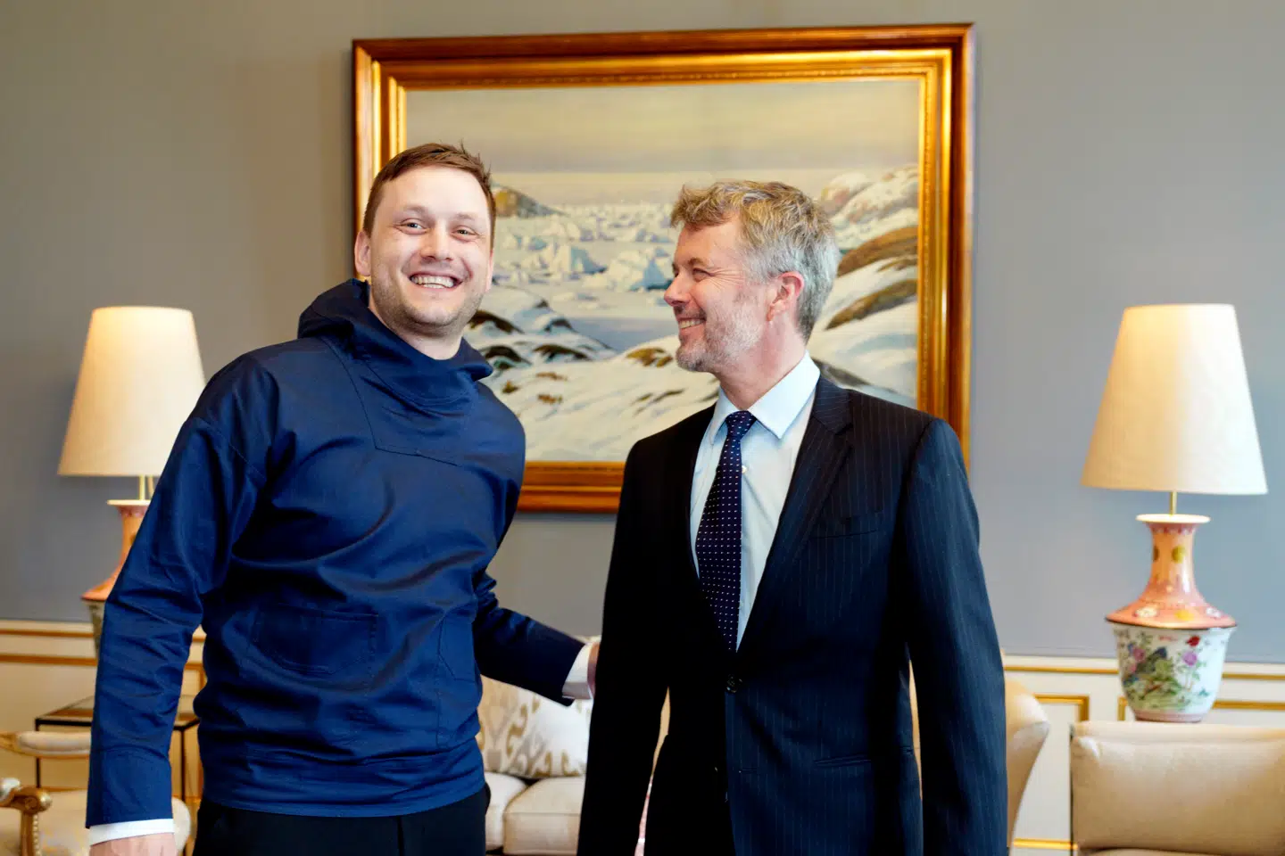 Der var store smil, da formanden for det grønlandske selvstyre, Jens-Frederik Nielsen, mødte kong Frederik på Amalienborg.