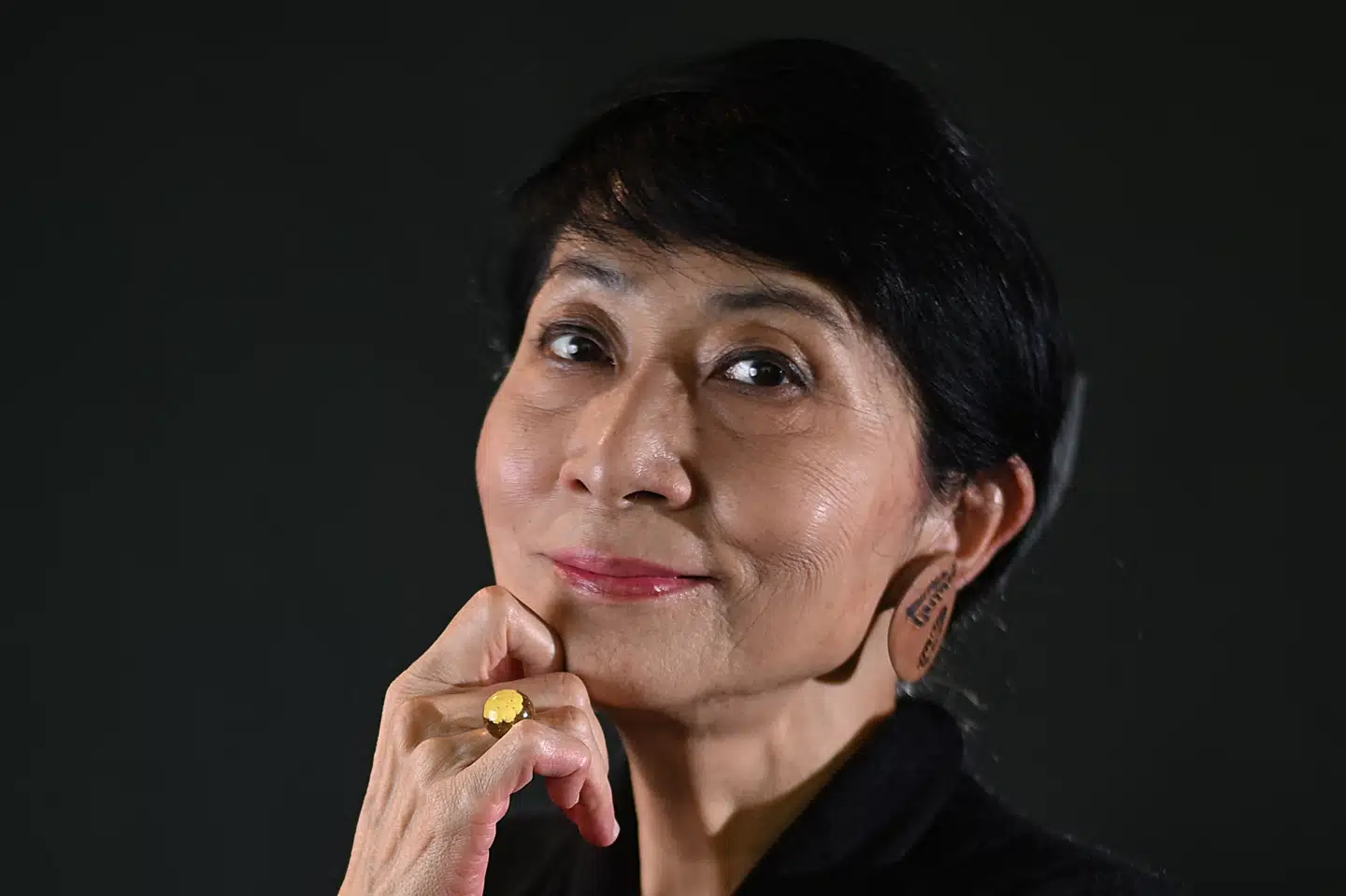 Claudia Mo er tidligere medlem af parlamentet i Hongkong. Her ses hun i februar 2021, før hun blev anholdt. (Arkivfoto).