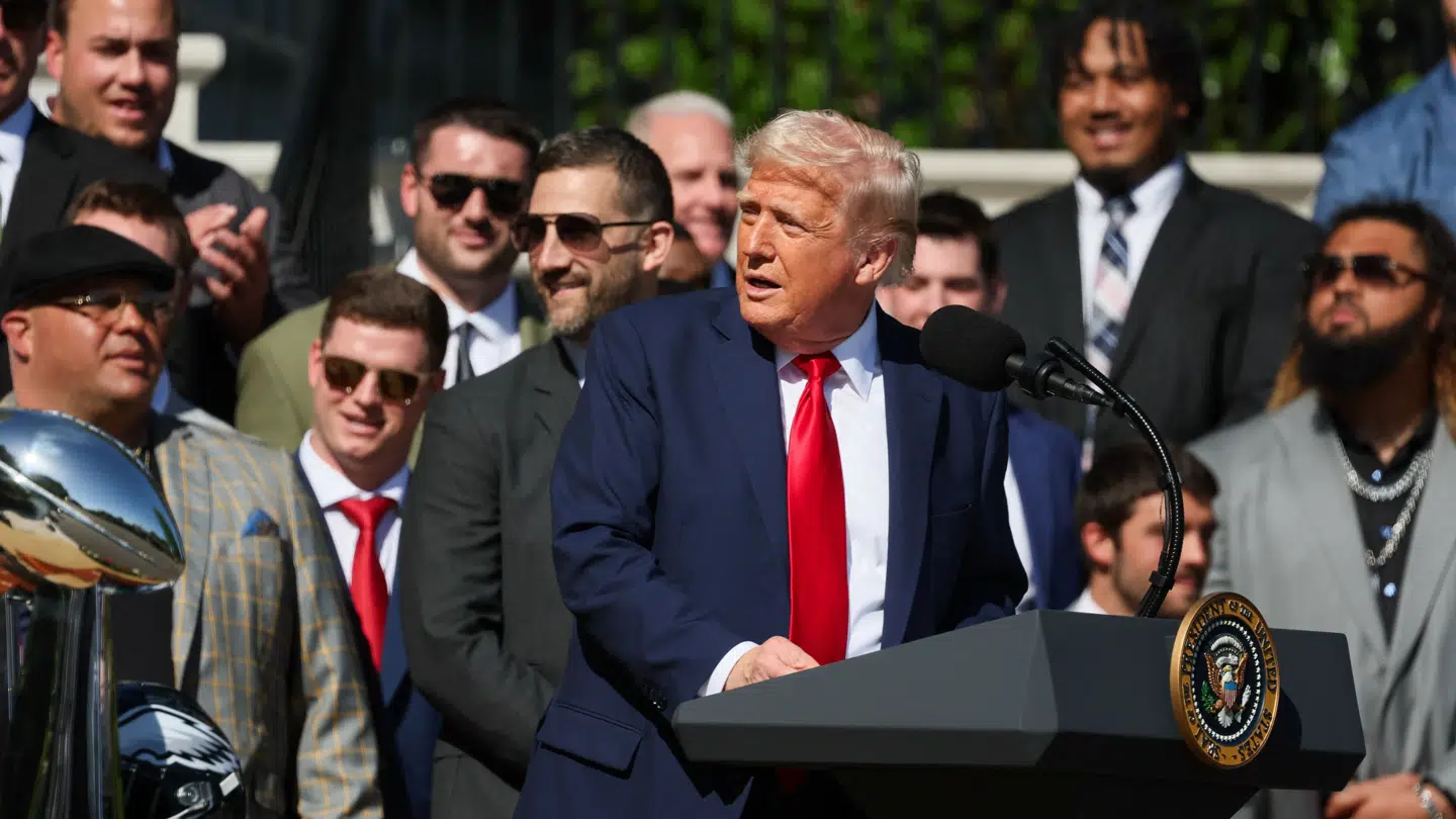 Donald Trump holdt tale for NFl-mestrene fra Philadelphia Eagles.