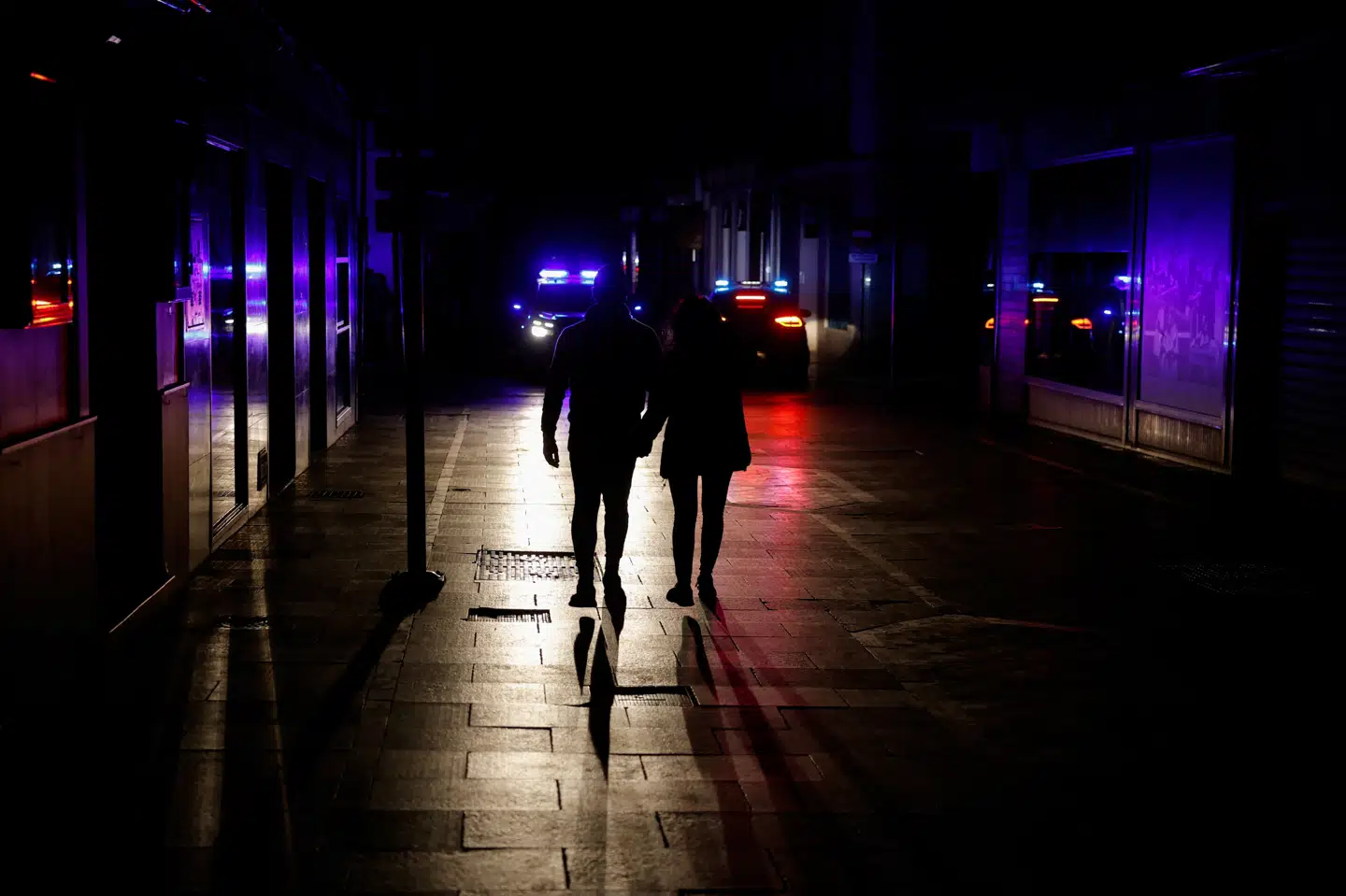 Et massivt strømnedbrud kastede mørke over gader i både Spanien og Portugal mandag og natten til tirsdag.