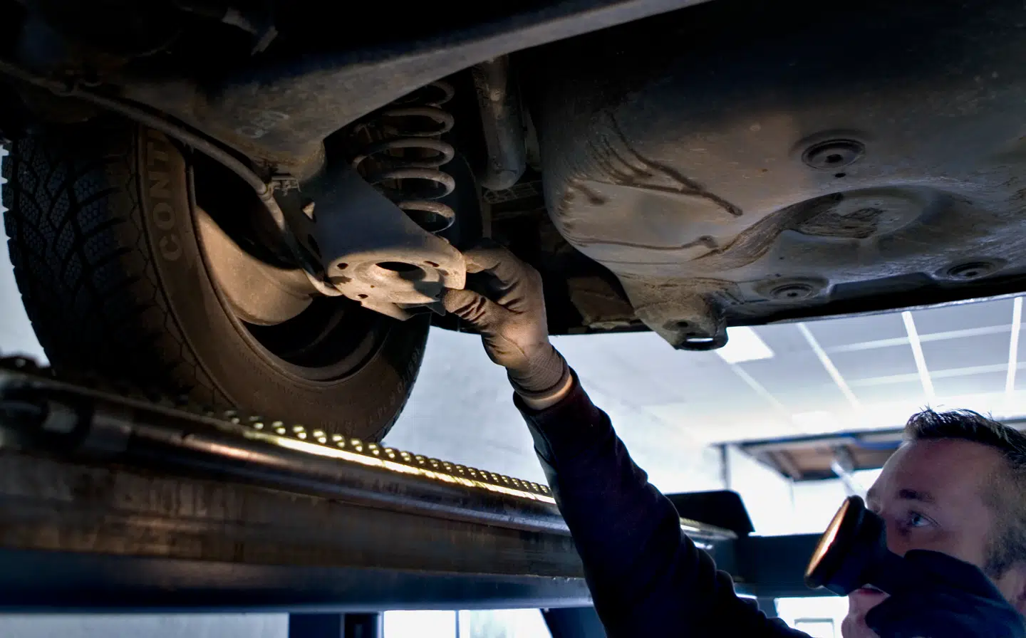 Står det til EU, skal biler, der er over ti år gamle, indkaldes til obligatorisk syn hvert år.