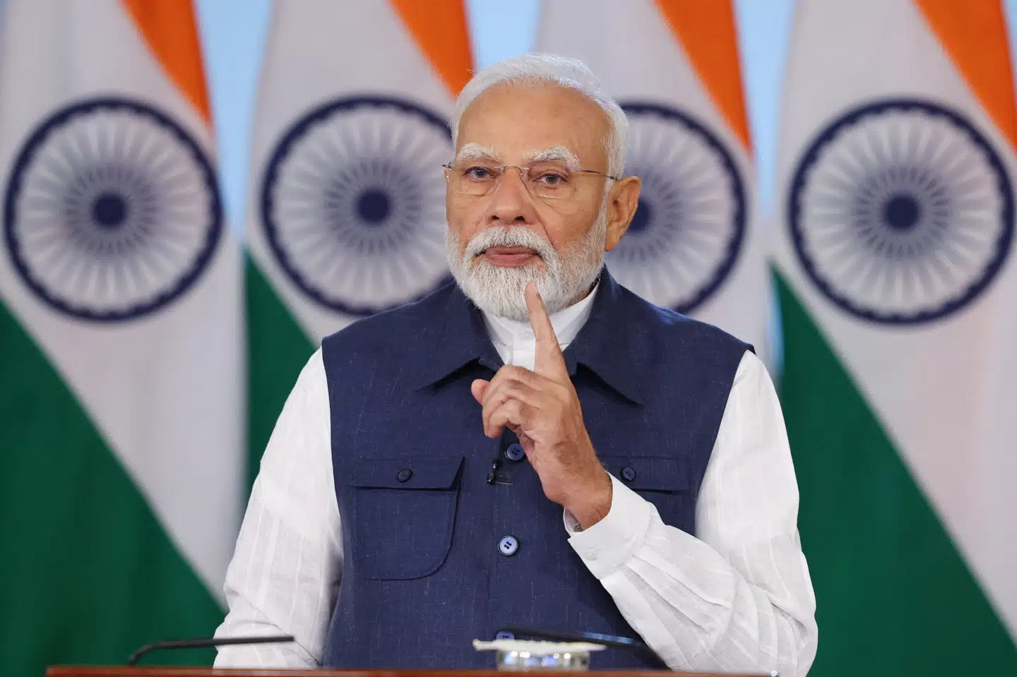 Ifølge en højtstående kilde i Indiens regering får indisk militær operation vide rammer til at svare igen, efter at 26 turister - hovedsageligt indere - blev dræbt i Kashmir for en uge siden.