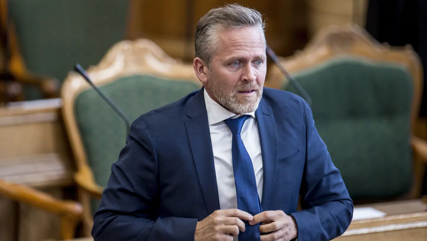 Torsdag udgiver den tidligere udenrigsminister Anders Samuelsen (LA) en ny bog. Og den er god ifølge debatredaktør, Joachim B. Olsen. Men der er et men.