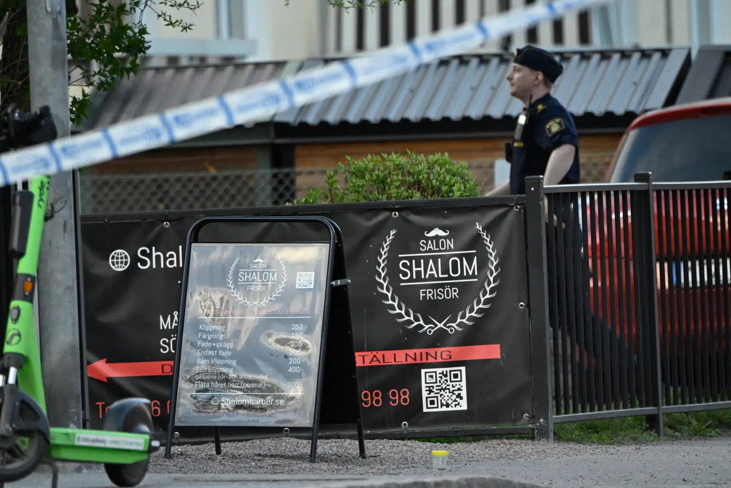 Skyderiet fandt sted på en frisør- og barbersalon.