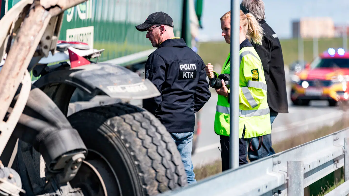 Nordsjællands Politi er til stede ved ulykke i Frederikssund hvor to lastbiler er stødt sammen onsdag den 30. april 2025.