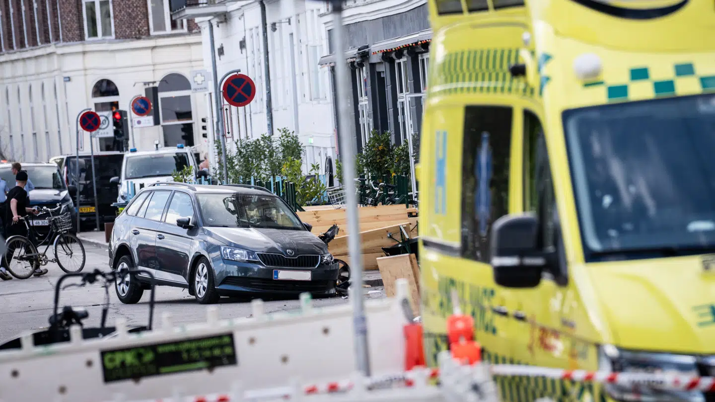 Her ses et billede fra ulykkesstedet på Sortedam Dossering i København, hvor en bil onsdag påkørte en menneskemængde.