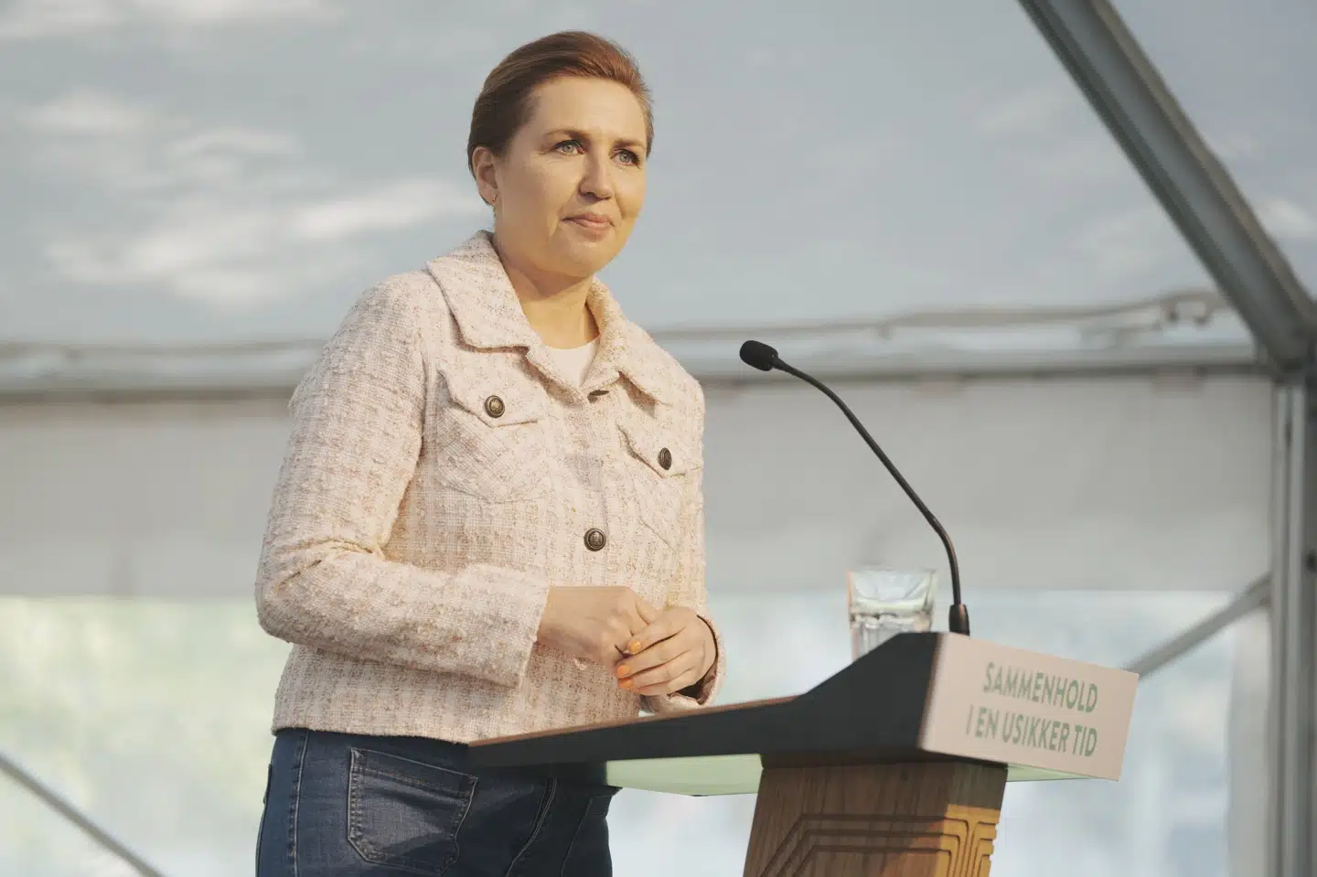 Statsminister Mette Frederiksen (S) taler under Fagbevægelsens Hovedorganisations (FH) 1. maj-arrangement i Ansgar Anlæg i Odense.