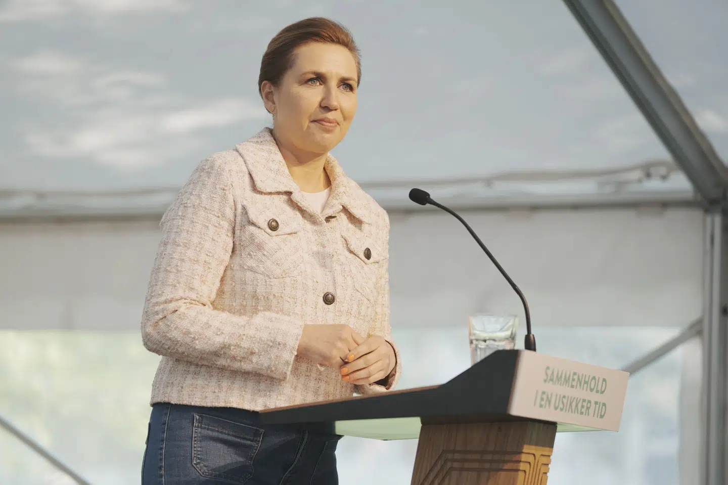 Statsminister Mette Frederiksen (S) taler under Fagbevægelsens Hovedorganisations (FH) 1. maj-arrangement i Ansgar Anlæg i Odense.