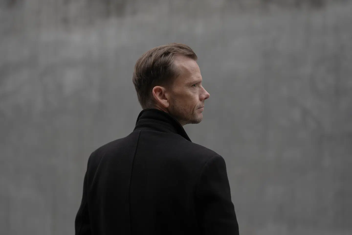 På vegne af regeringen har justitsminister Peter Hummelgaard (S) netop fremsat den dybt kontroversielle PET-lov med henblik på vedtagelse inden sommerferien. Mon det blot er af hensyn til Socialdemokratiets ve og vel? spørger Amalie Lyhne i denne leder.