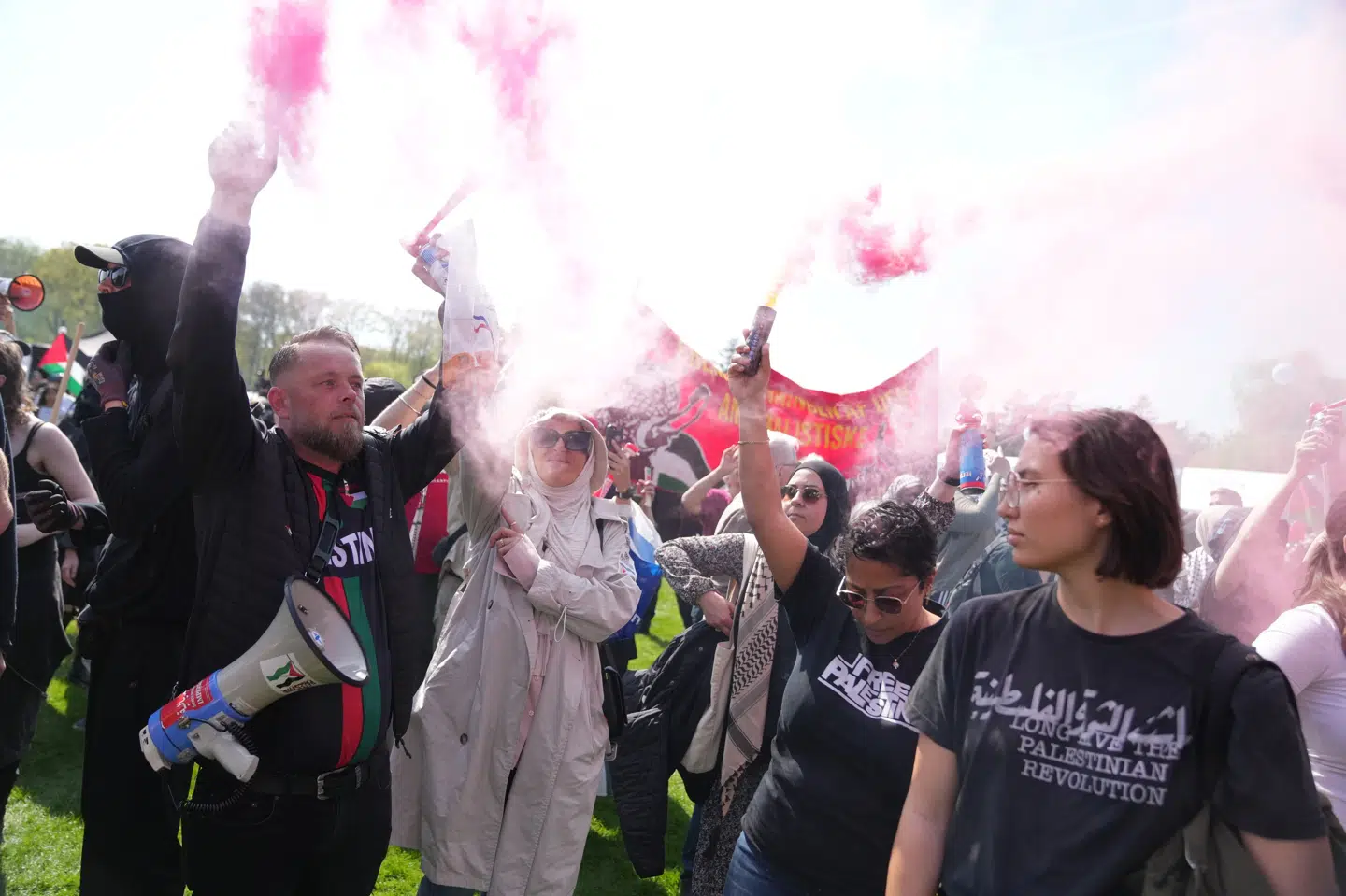 Der var uro, da justitsminister Peter Hummelgaard (S) torsdag holdt tale i Fælledparken.