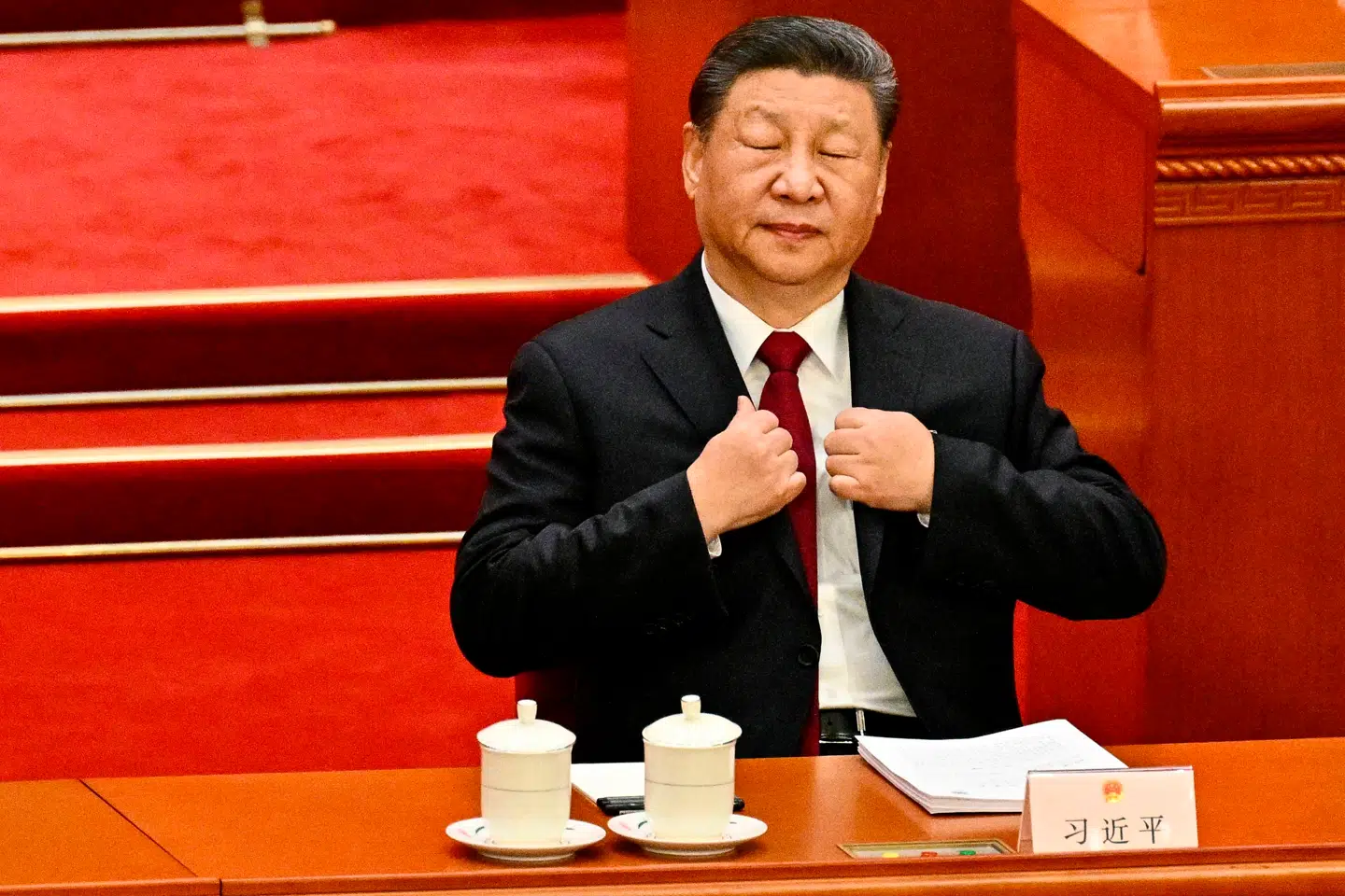 Kinas præsident Xi Jinping og hans regering i Beijing har lagt en hård linje an overfor Trump. Nu er der tegn på opblødning, men prisen for USA bliver høj.