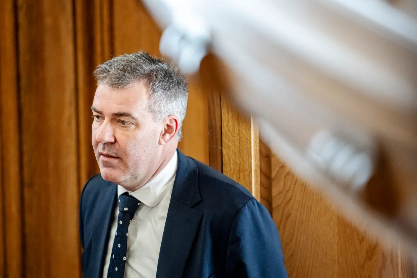 Regeringen lægger op til at bruge et tocifret milliardbeløb på nye havvindmølleudbud, skriver flere medier.