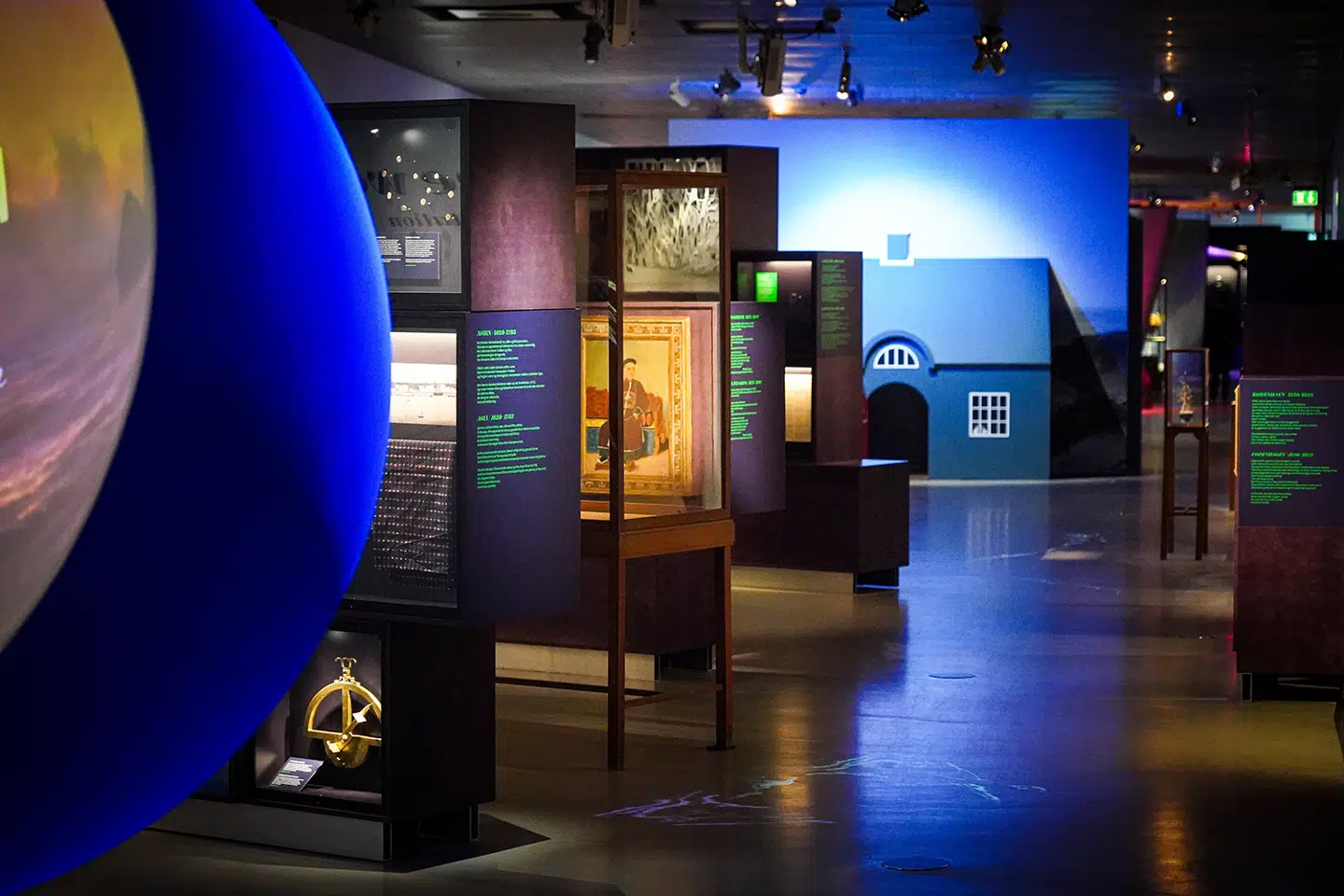 Der er massevis af historier og spændende fortællinger i udstillingens første del.