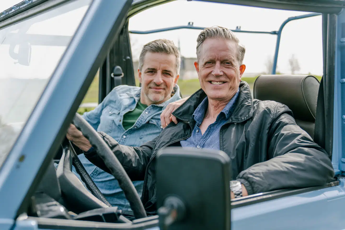 Andre Babikian og Peter Mygind under pressedagen i forbindelse med femte sæson af TV 2 krimiserien Sommerdahl på Værftet i Helsingør tirsdag den 30. april 2024. (Foto: Thomas Traasdahl/Scanpix 2024)