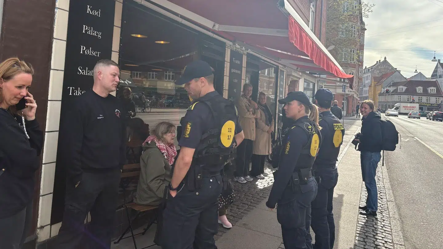 Politiet er på stedet.