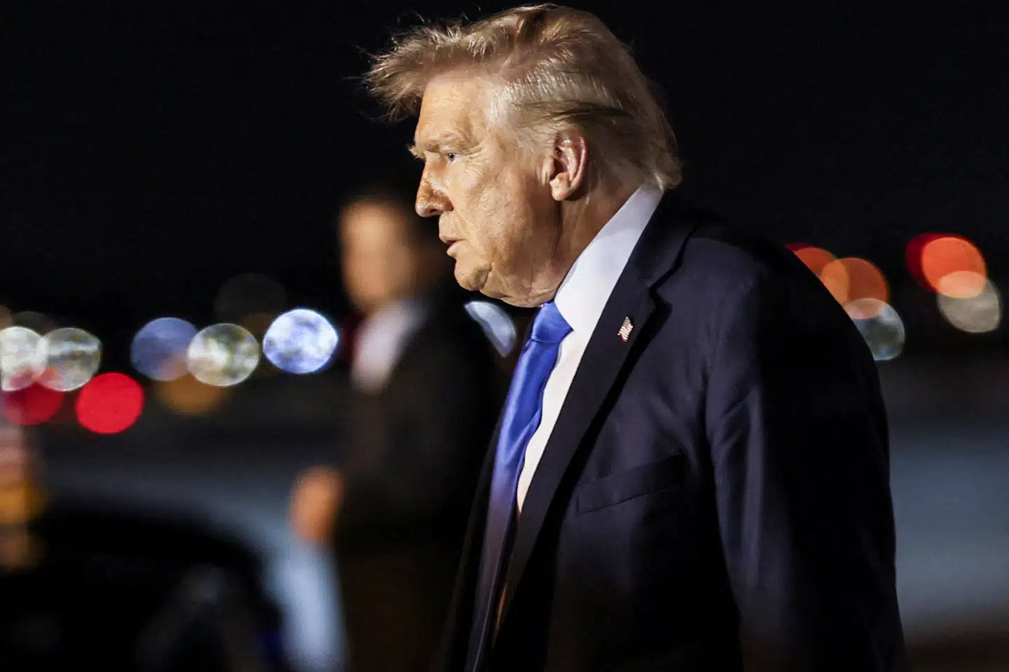 USA's præsident, Donald Trump, ønsker glædelig 4. maj i teksten, der ledsager det AI-genererede billede af ham i Star Wars-kostume.