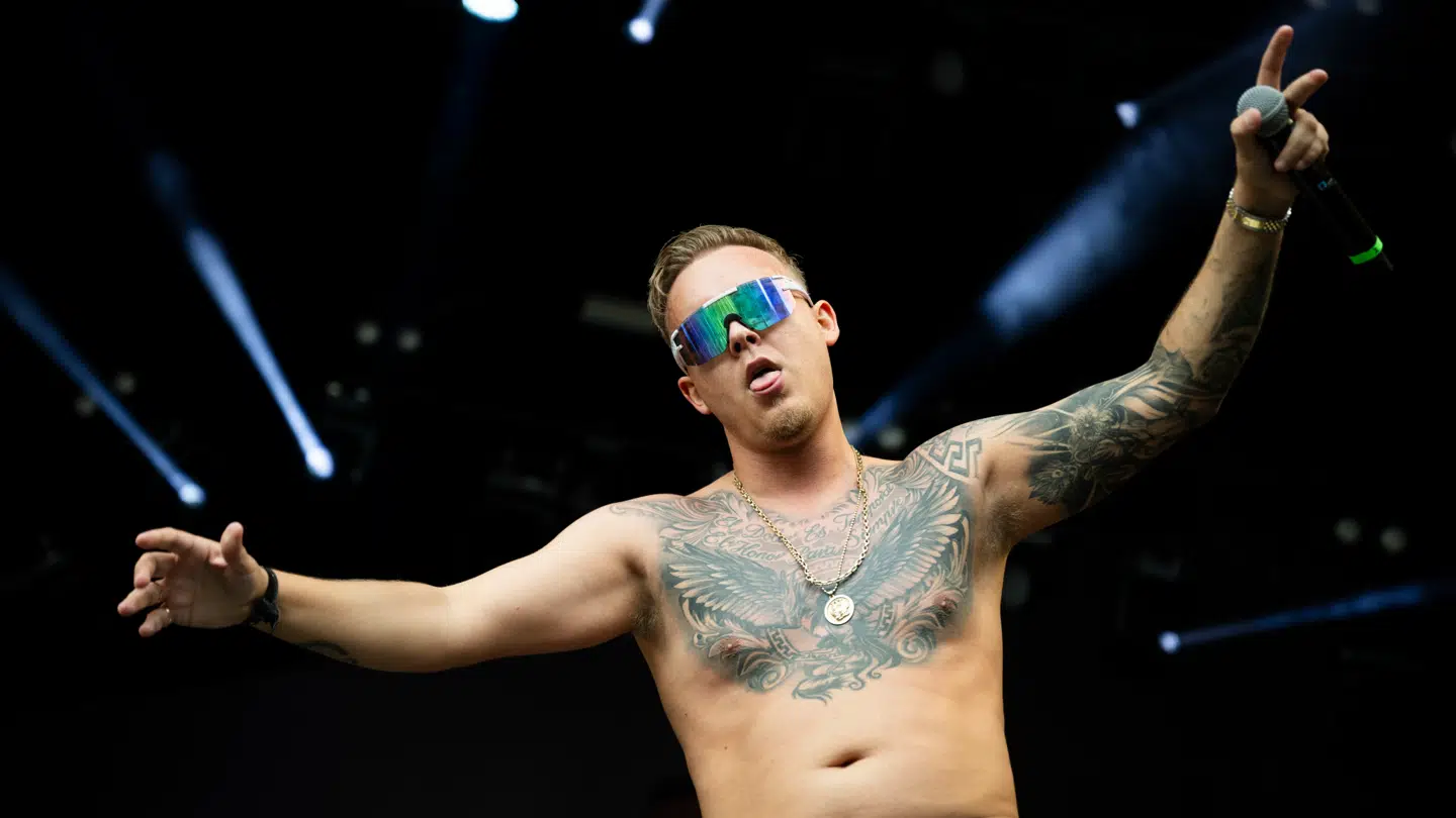 Joachim 'Englando' Rouse er en af frontmændene i Ude Af Kontrol, som her spiller på seneste Smukfest i Skanderborg.