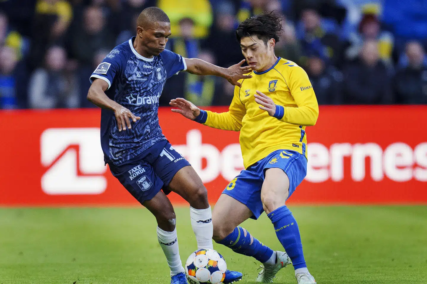 Gift Links (til venstre) kommer ikke til at spille flere kampe på denne side af sommerferien. (Arkivfoto).