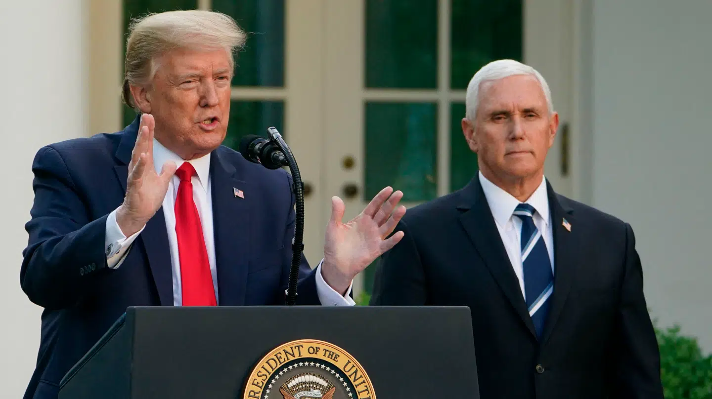 Her ses Donald Trump og Mike Pence i Det Hvide Hus i april 2020.