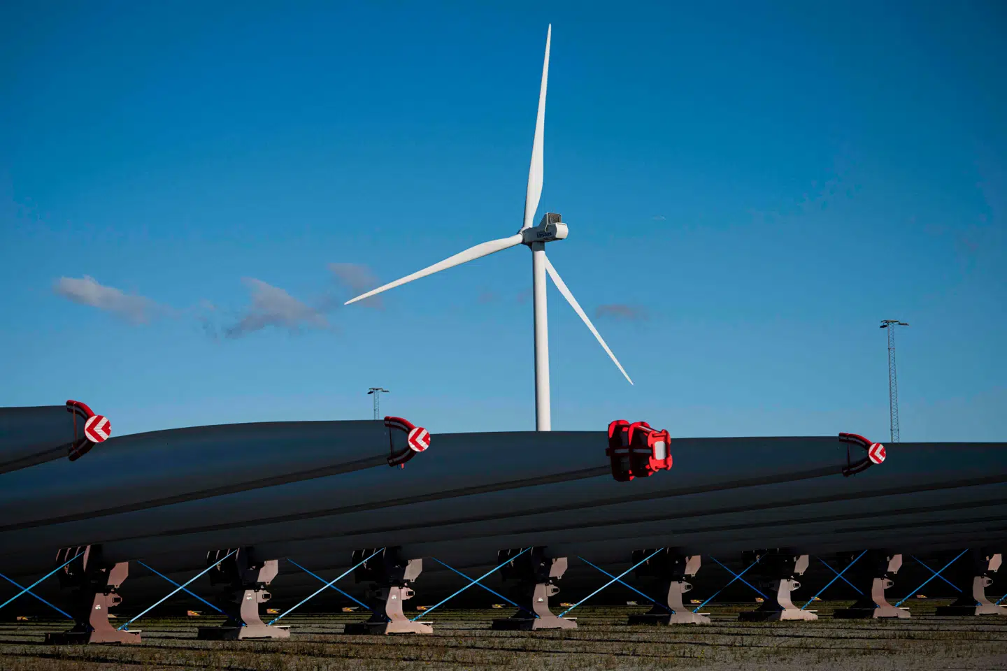 Turbineblade fra den danske vindmøllegigant vestas ligger klar til afskibning i havnen i Odense. Vestas' regnskab for årets første tre måneder overraskede positivt. Arkivfoto