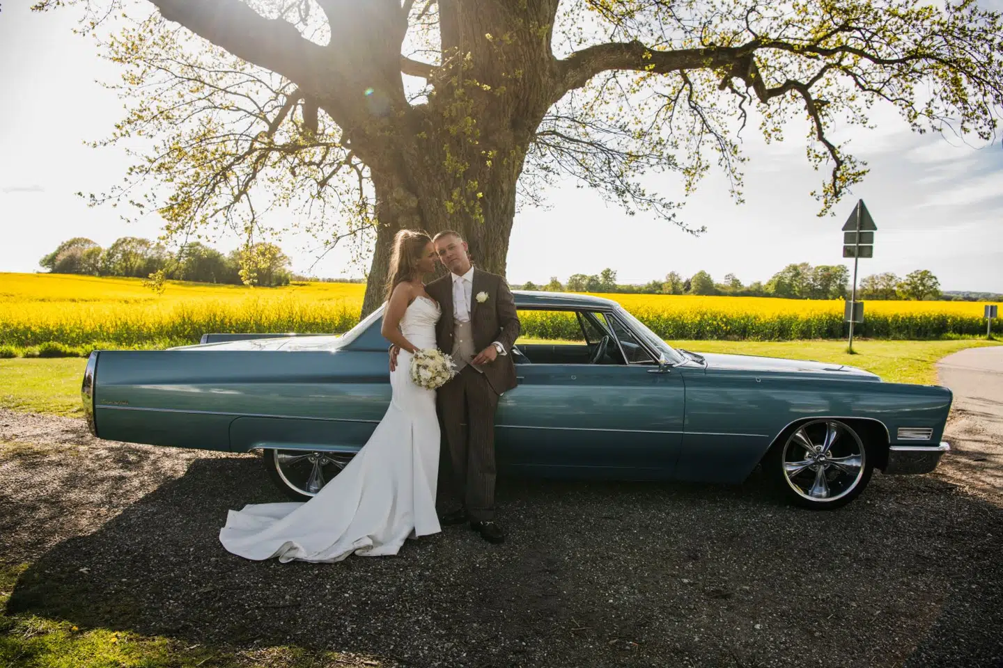 Den 30-årige Ude Af Kontrol-rapperen Joachim 'Englando' Rouse er fredag blevet gift med sin mangeårige kæreste, skønhedssalonejeren Jasmin Hersted. Foto: Privat / @fotografmathiasgade_