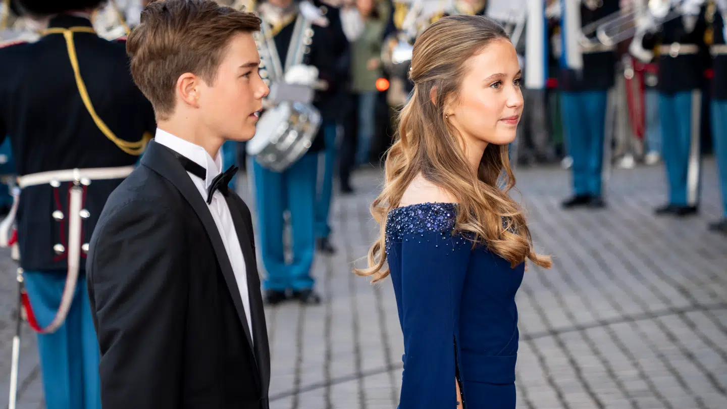 Prins Vincent og prinsesse Josephine til fejringen af deres storesøster, prinsesse Isabellas 18-års fødselsdag på Det kongelige teater 21. april.