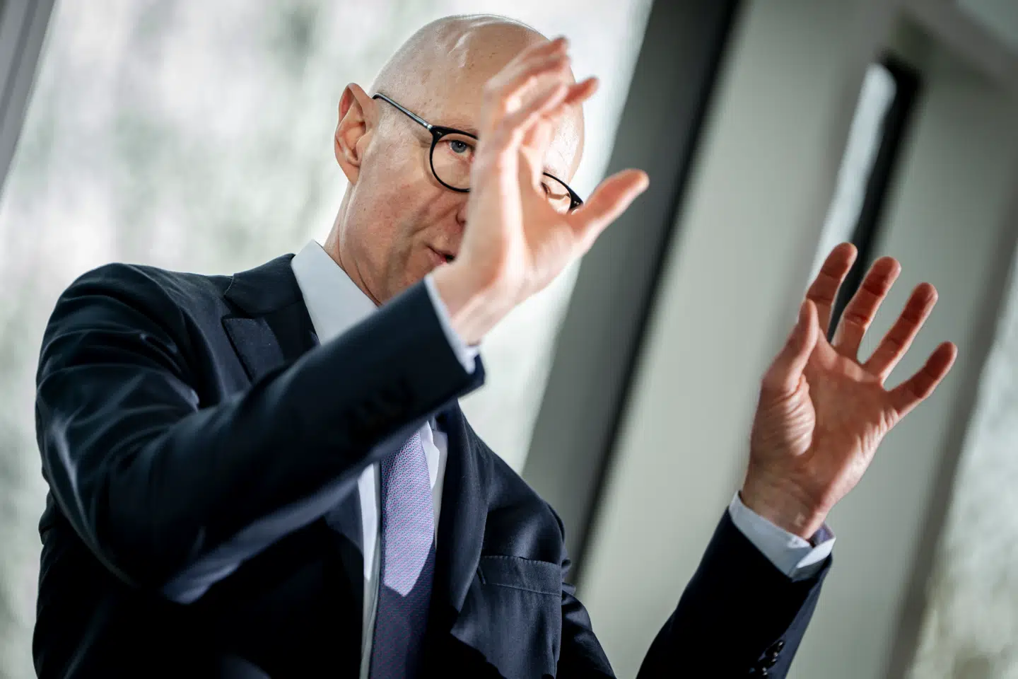 Novo Nordisks topchef, Lars Fruergaard Jørgensen, kommer på overarbejde onsdag, når selskabet præsenterer resultaterne for 1. kvartal 2025. Han skal overbevise aktiemarkedet om, at Novo Nordisks har styr på tingene både på kort og lang sigt. Helt usædvanligt for et kvartalsregnskab har den travle topchef sat ekstra tid af til at tale med journalister.