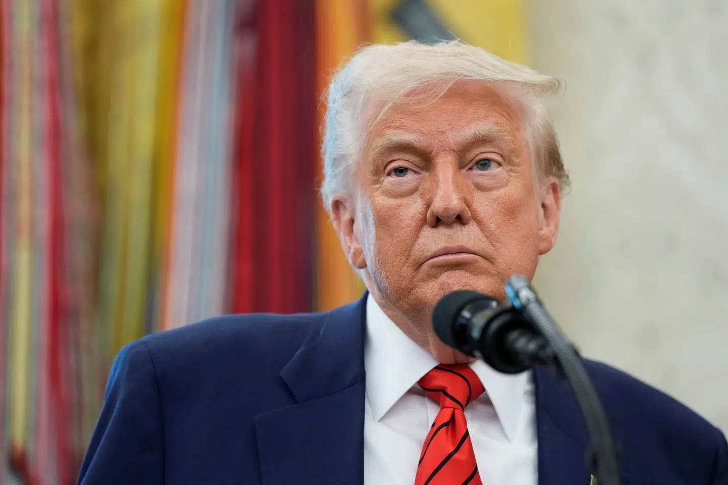 »The Wall Street Journal burde skamme sig over at hjælpe »deep state«-aktører med at underminere præsidenten ved at politisere og lække hemmelig information,« udtaler direktør i USAs nationale efterretningstjeneste Tulsi Gabbard i forbindelse med afsløringen.