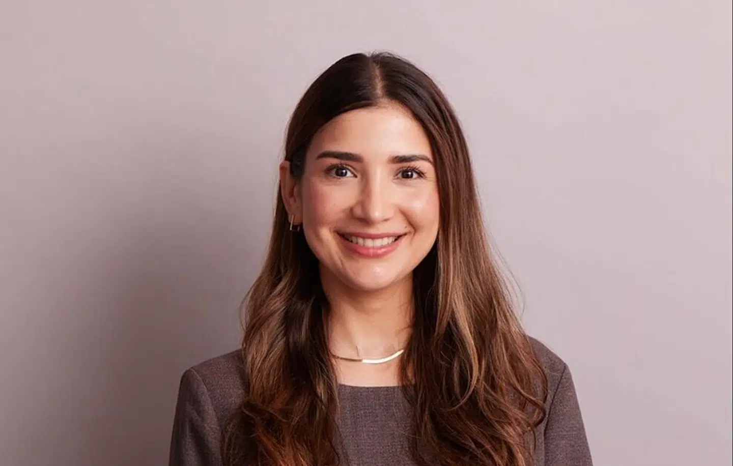 Lina Palangi er hudlæge gennem 10 år og dermatolog hos de dermatologiske speciallægeklinikker Cutis Clinic.