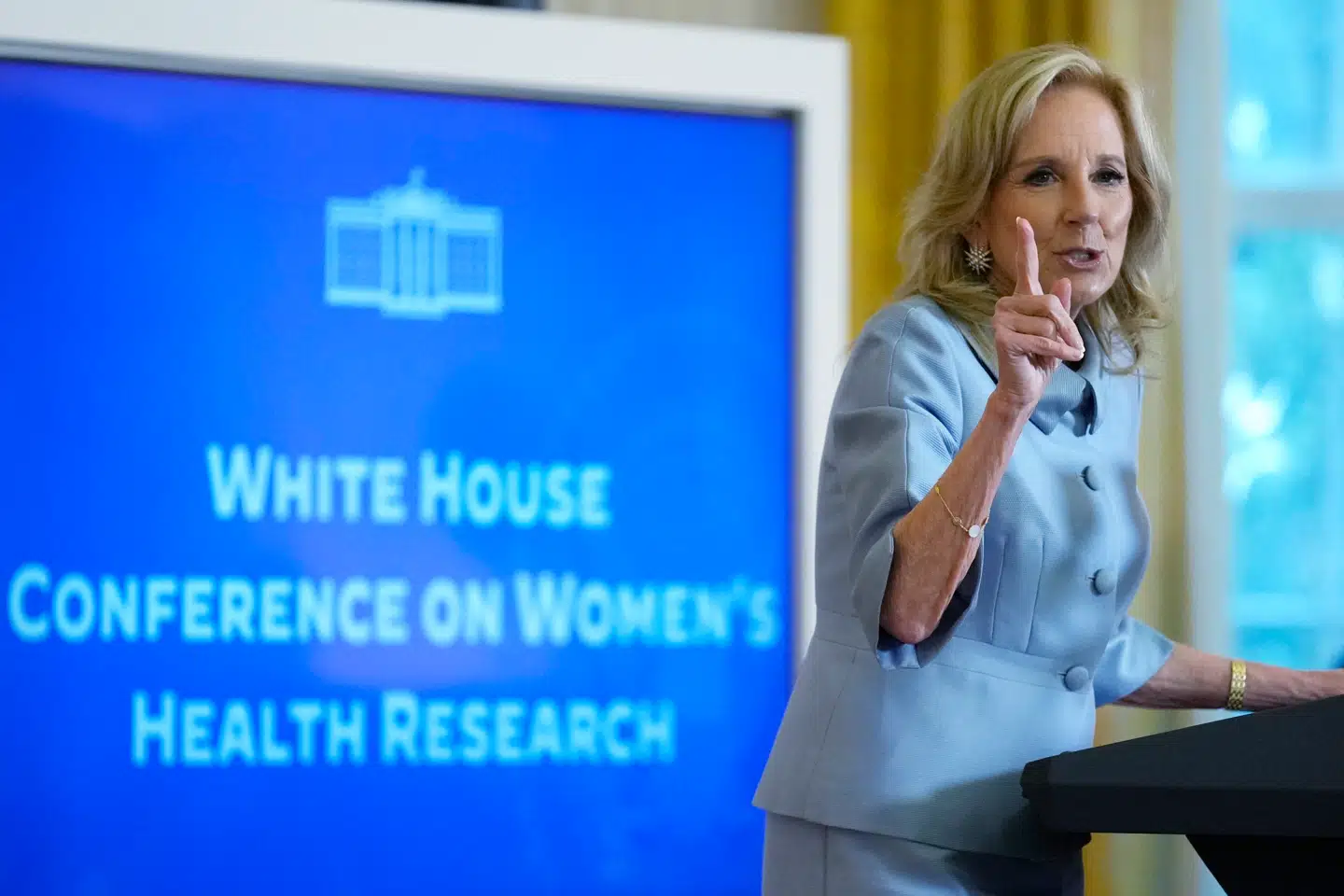 I sin tid som førstedame havde Jill Biden aktivt fokus på Bidens Cancer Moonshot«-plan for udryddelse af kræft, Joining Forces-initiativet til støtte for veteranfamilier og lanceringen af White House Initiative on Women’s Health Research.