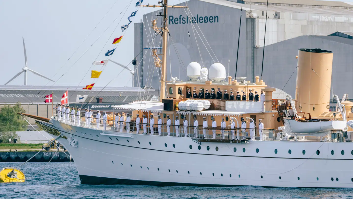 Kongeskibet fotograferet i maj sidste år, da regentparret gik officielt ombord på skibet.