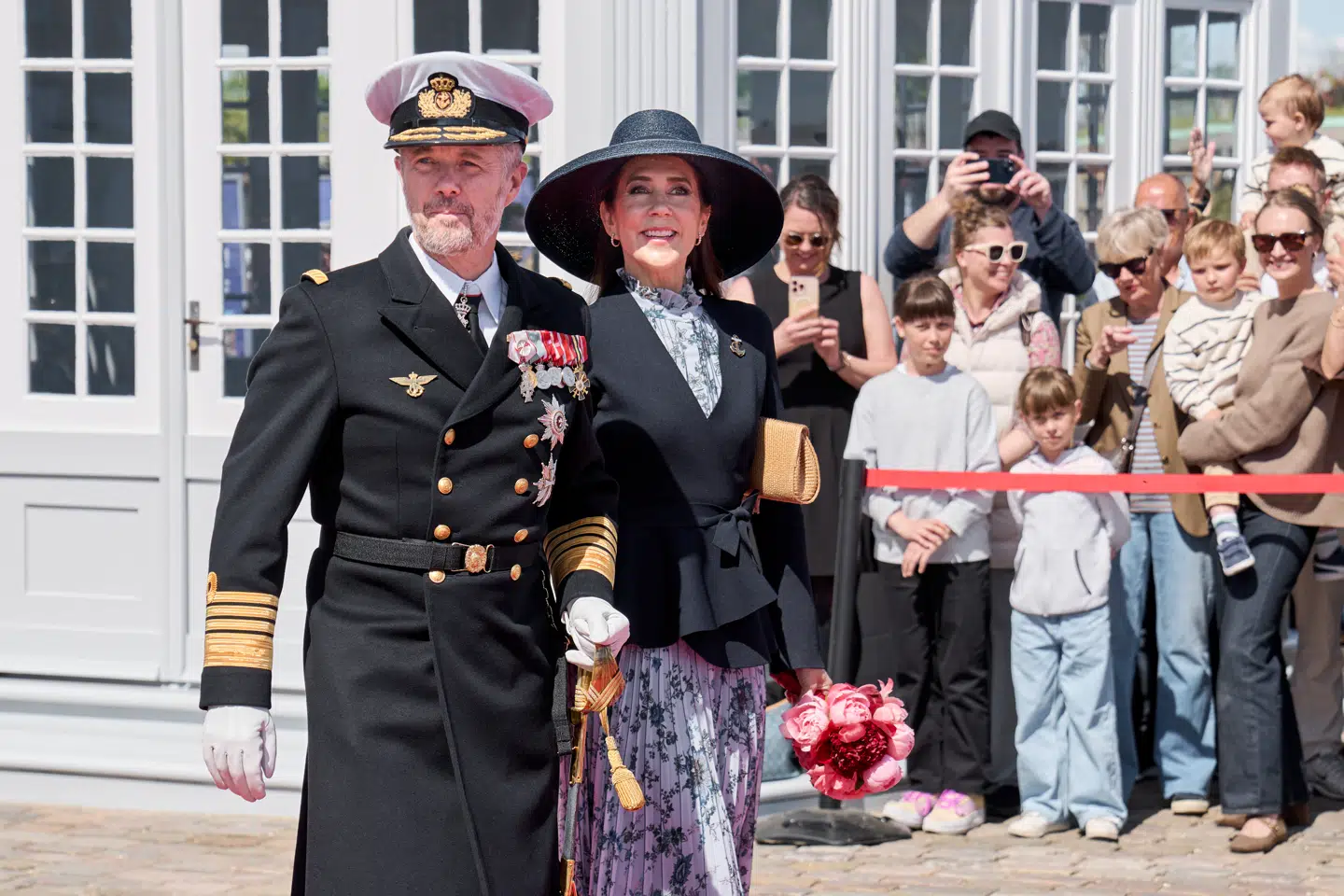 Kong Frederik og dronning Mary gik officielt ombord på Kongeskibet Dannebrog ved Nordre Toldbod i København, onsdag den 7. maj 2025.