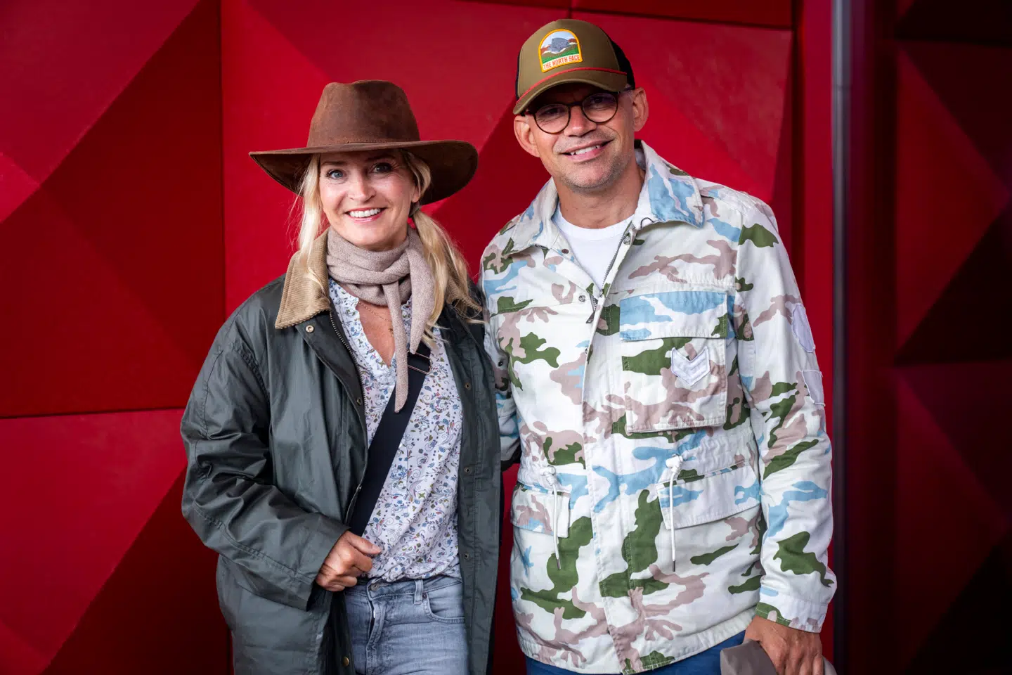 Annette Heick og Jesper Vollmer ankommer, da Røde Kors-ambassadører fra Klub 10 og Klub 100 mødes på Ragnarock i Roskilde, lørdag den 1. juli 2023.. (Foto: Ida Marie Odgaard/Ritzau Scanpix)