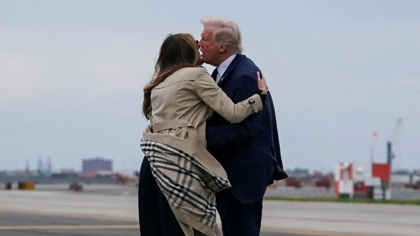 Efter dette kys skiltes Donald og Melania Trmps veje.